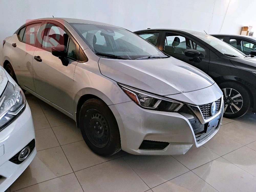 نيسان فيرسا